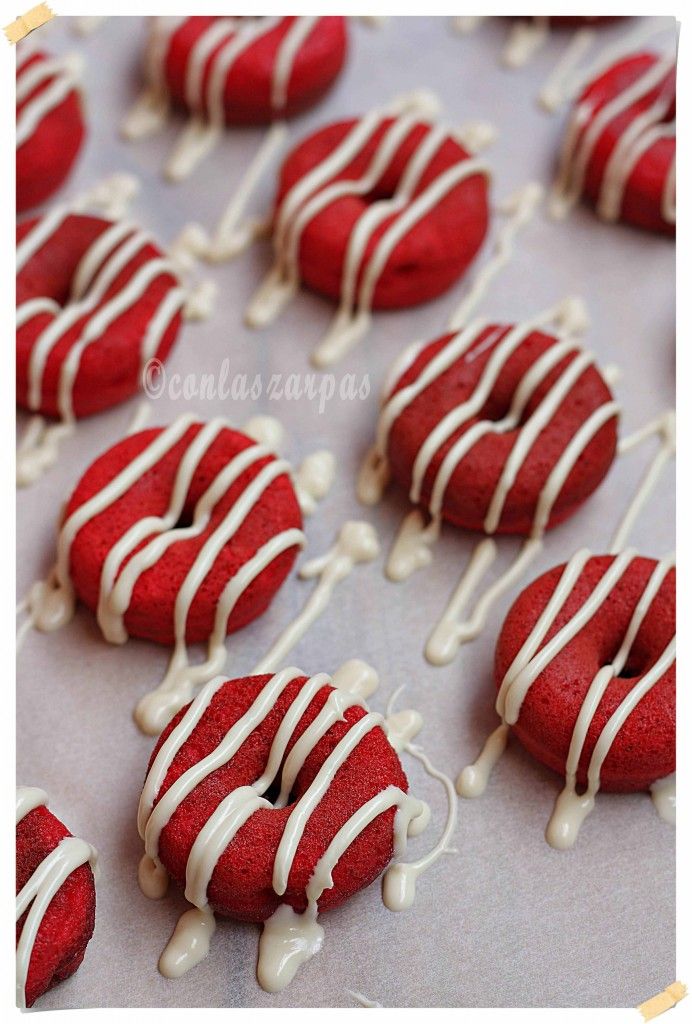 Red Velvet mini donuts {by Paula, Con las Zarpas en la Masa}