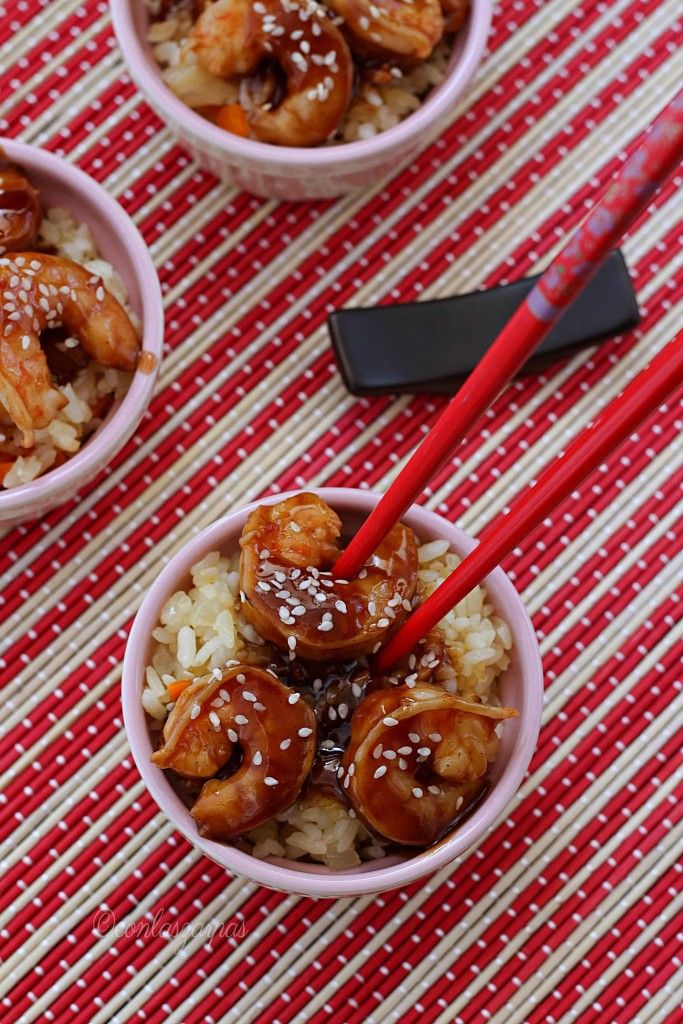 Langostinos teriyaki con arroz frito {by Paula, Con las Zarpas en la Masa}