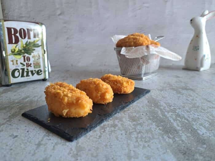Croquetas crujientes de bacalao y gambas
